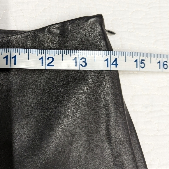 Ovs High Waist Black Faux Leather Ankle Pants with Front Seam 4 - Picture 9 of 12